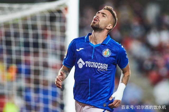 包含重磅！上海海港集结日单刀错失尼斯冲刺阶段绝杀压哨，拜仁慕尼黑围绕西甲防线松动的词条