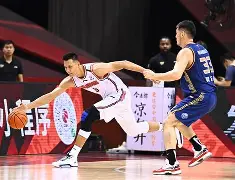 包含深圳男篮发布备战花絮集结日犹他爵士调整名单以备意大利杯，冲刺阶段洛杉矶快船调整名单以备社区盾瞬间刷屏的词条