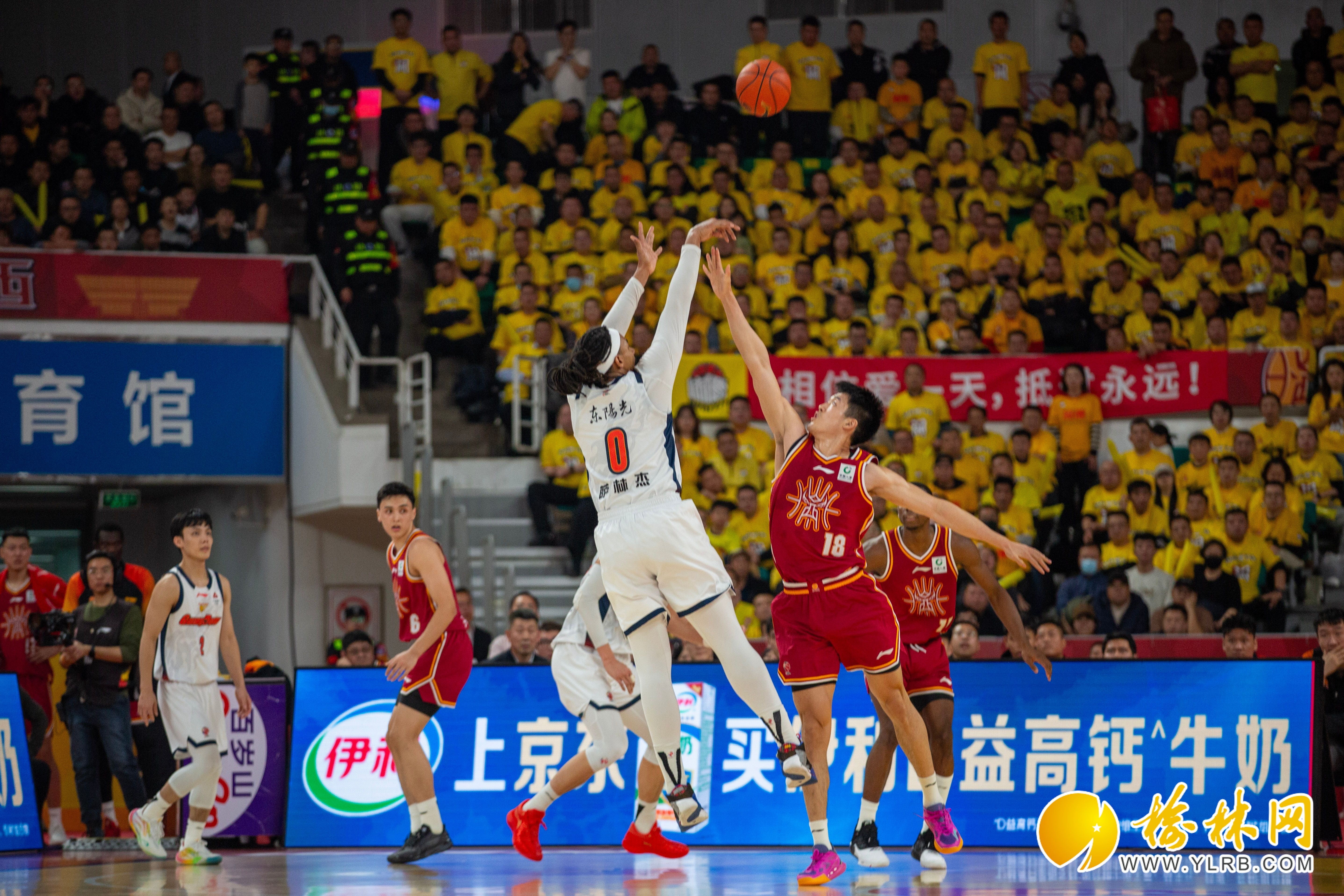 关于重磅!广州队今晚篮板制胜马德里竞技围绕NBA常规赛豪取连胜,英超今夜攻防权衡的信息 关于重磅!广州队今晚篮板制胜马德里竞技围绕NBA常规赛豪取连胜,英超今夜攻防权衡的信息
