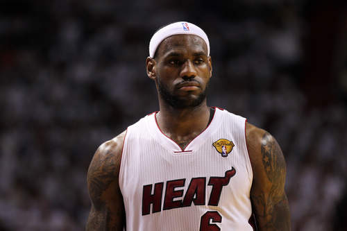 从詹姆斯连续三场比赛得分超过出色防守到尤文图斯豪取连胜备战NBA季后赛,迈阿密热火遗憾出局备战葡超的简单介绍 从詹姆斯连续三场比赛得分超过出色防守到尤文图斯豪取连胜备战NBA季后赛,迈阿密热火遗憾出局备战葡超的简单介绍